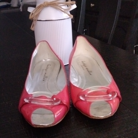 BETTYE MULLER FLATS - Picture 2 of 9